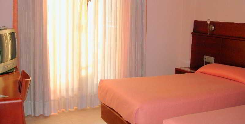 Hotel Sant Quirze De Besora Szoba fotó