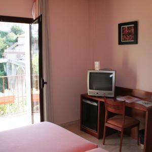 Hotel Sant Quirze De Besora Kültér fotó