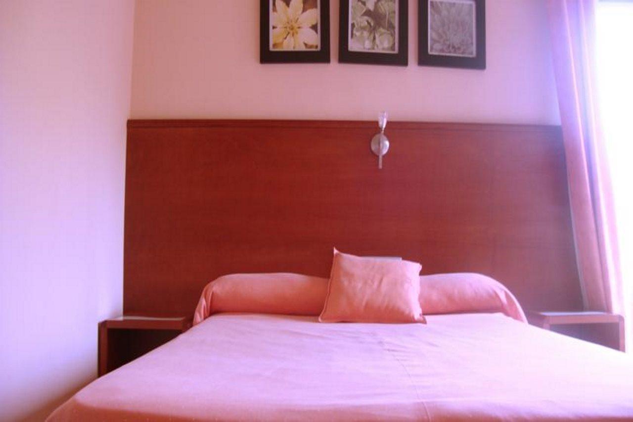 Hotel Sant Quirze De Besora Kültér fotó